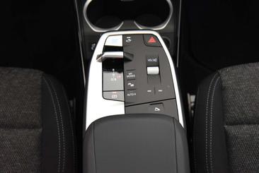 BMW IX2 XDrive30 — photo 16