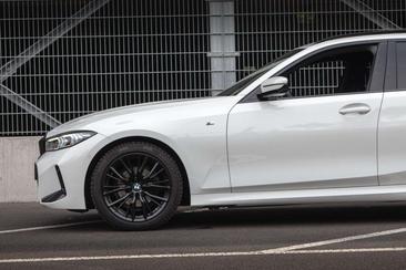 BMW 318d M Sport — photo 15