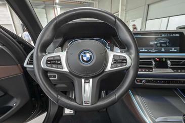 BMW X5 45e — photo 9