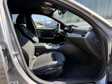 BMW 318i Sport — photo 10