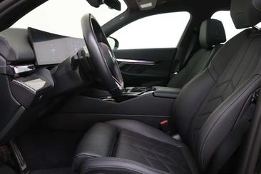 BMW I5 Touring M Sport EDrive40 — photo 11