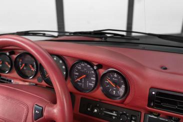 Porsche 964 Carrera 2 — photo 13