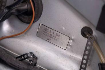 Porsche 993 CARRERA 4 — photo 25
