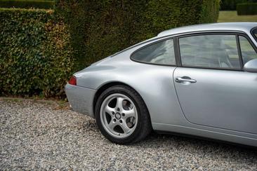 Porsche 993 CARRERA 4 — photo 30