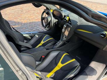 McLaren 720S — photo 8