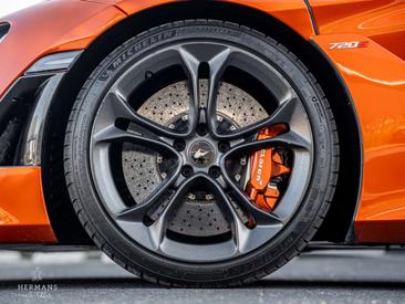 McLaren 720S — photo 16
