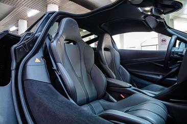 McLaren 720S — photo 12