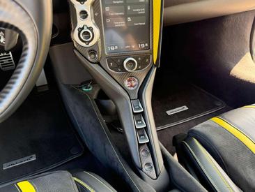 McLaren 720S — photo 24