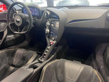 McLaren 720S — photo 17