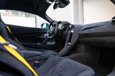 McLaren 750S — photo 30