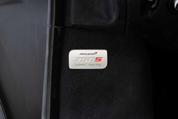 McLaren 750S — photo 31