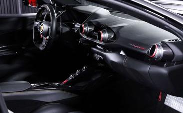 Ferrari 812 Superfast — photo 8