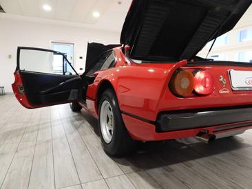 Ferrari 208 GTB — photo 10
