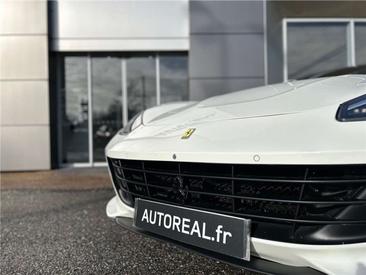 Ferrari GTC4Lusso — photo 16