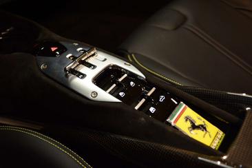 Ferrari SF90 Spider — photo 8