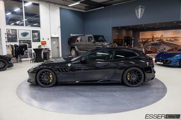 Ferrari GTC4Lusso — photo 6