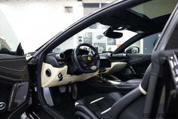 Ferrari GTC4Lusso — photo 8