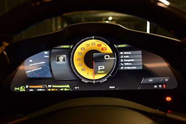 Ferrari SF90 Spider — photo 13