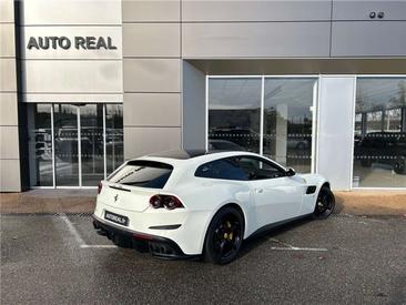 Ferrari GTC4Lusso — photo 32