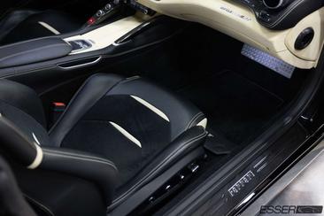 Ferrari GTC4Lusso — photo 16