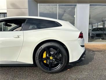Ferrari GTC4Lusso — photo 35