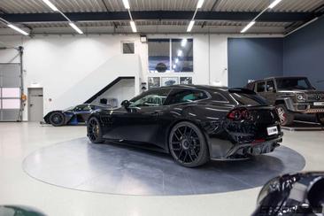 Ferrari GTC4Lusso — photo 18