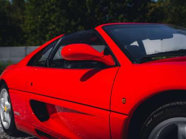 Ferrari F355 — photo 4