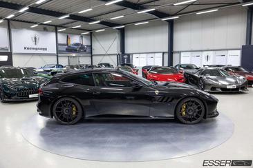 Ferrari GTC4Lusso — photo 23