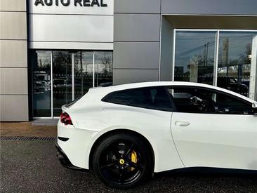 Ferrari GTC4Lusso — photo 47