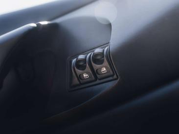 Ferrari F355 — photo 16