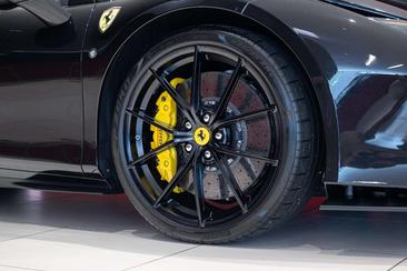 Ferrari F8 Spider — photo 5