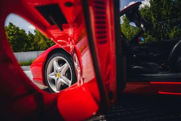 Ferrari F355 — photo 21