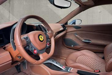Ferrari 488 — photo 10