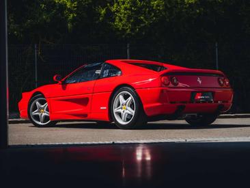 Ferrari F355 — photo 29