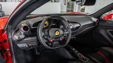 Ferrari F8 Tributo — photo 23