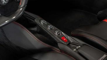 Ferrari F8 Tributo — photo 24