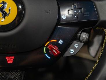 Ferrari SF90 Spider — photo 22