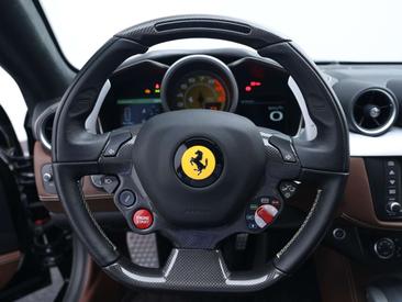 Ferrari FF — photo 14