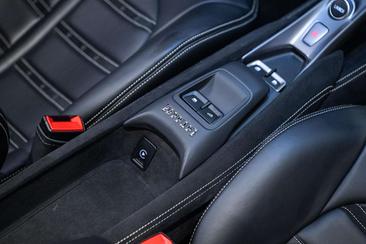 Ferrari F8 Spider — photo 23
