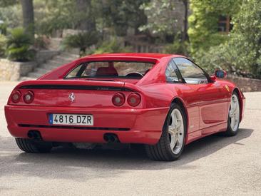 Ferrari F355 — photo 4