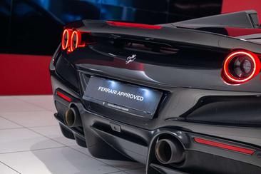 Ferrari F8 Spider — photo 26