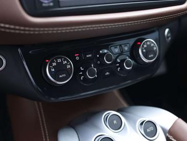 Ferrari FF — photo 24