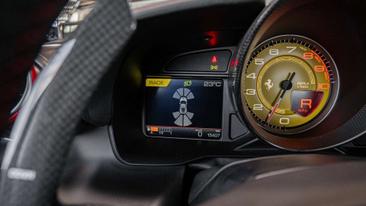 Ferrari F8 Tributo — photo 37