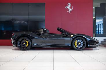 Ferrari F8 Spider — photo 31