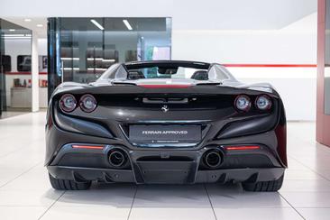 Ferrari F8 Spider — photo 35