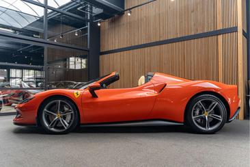 Ferrari 296 GTS — photo 2