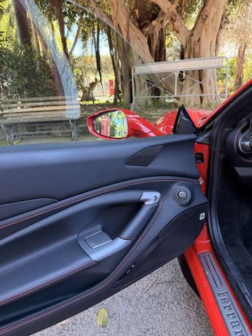 Ferrari F8 Spider — photo 10