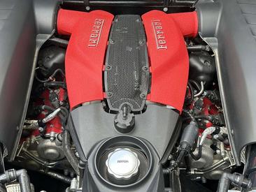 Ferrari F8 Tributo — photo 22