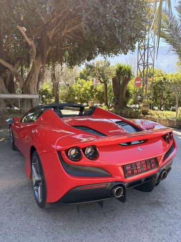 Ferrari F8 Spider — photo 16