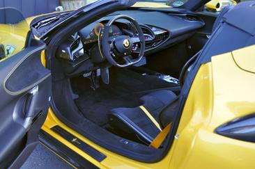 Ferrari SF90 Spider — photo 8